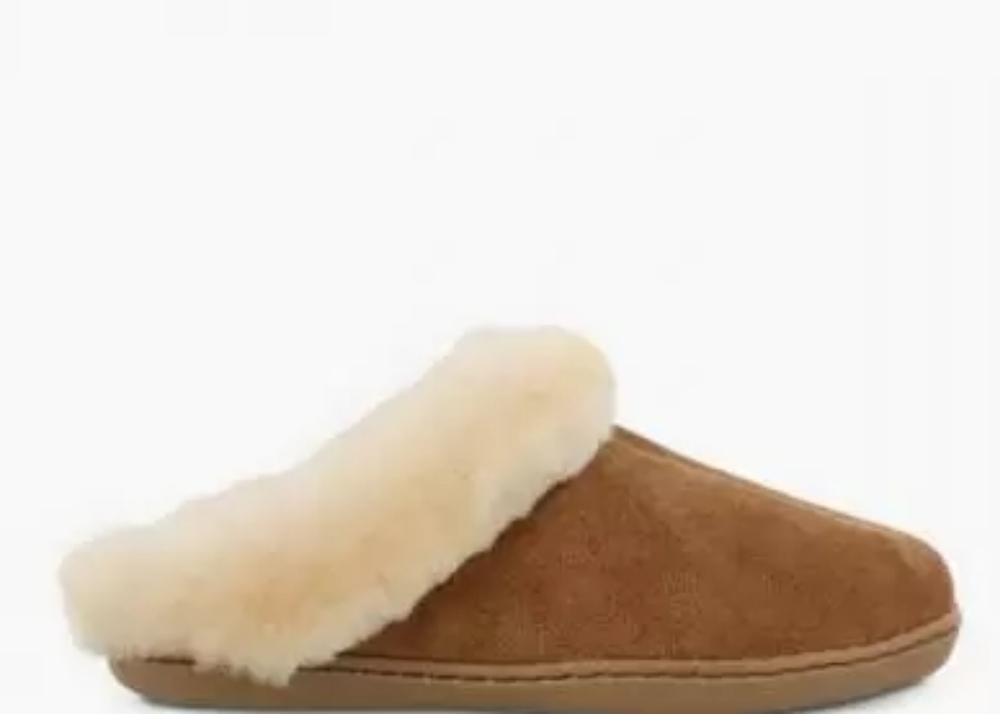 Minnetonka Sheepskin Mule in Golden Tan